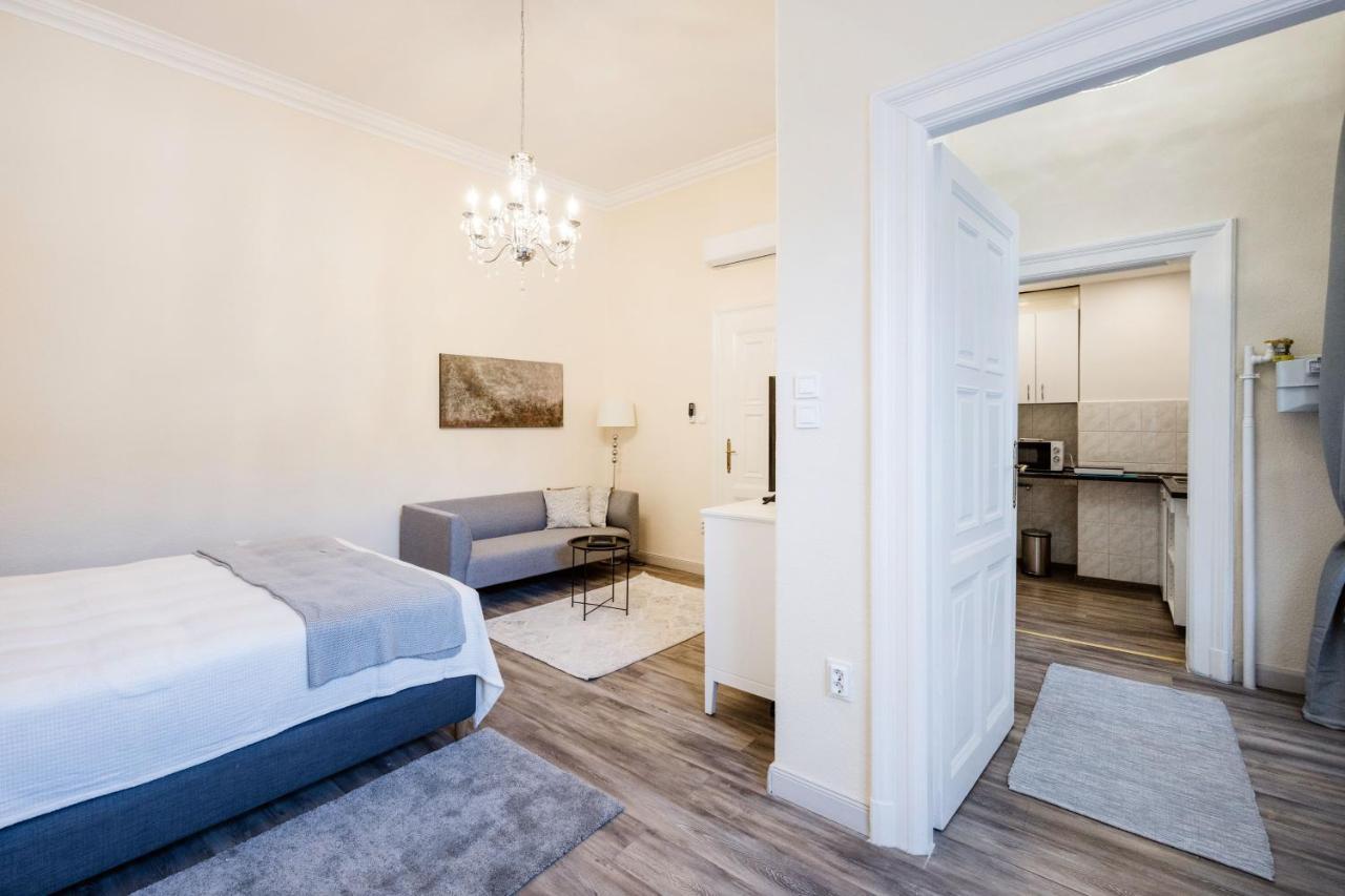 Andrassy 13 Center Apartment บูดาเปสต์ ภายนอก รูปภาพ